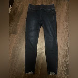 Old Navy denim Rockstar jeggings. Size 4. Ankle length with distressed ends.